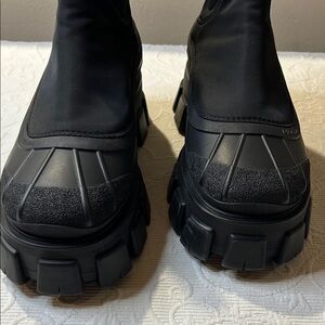 Prada Men’s Logo Monolith Duck Boot Black Chunky Platform Unisex Boots. Size10.
